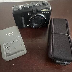 Canon G9 (point and shoot camera)